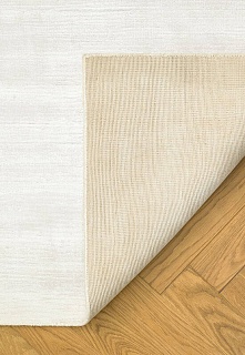 Yasmin White 122x185